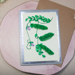 Ръчно бродирана картичка с грахчета в шушлка