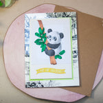 Ръчно бродирана картичка с панда – сатенени панделки