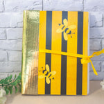 Албум с пчелички и пчелна пита – персонализирана корица с име