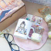 Подаръчен комплект с чаша, магнитни книгоразделители и ароматна свещ